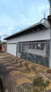 CASA-3 QUARTOS-ARARAS - SP-JARDIM DAS FLORES